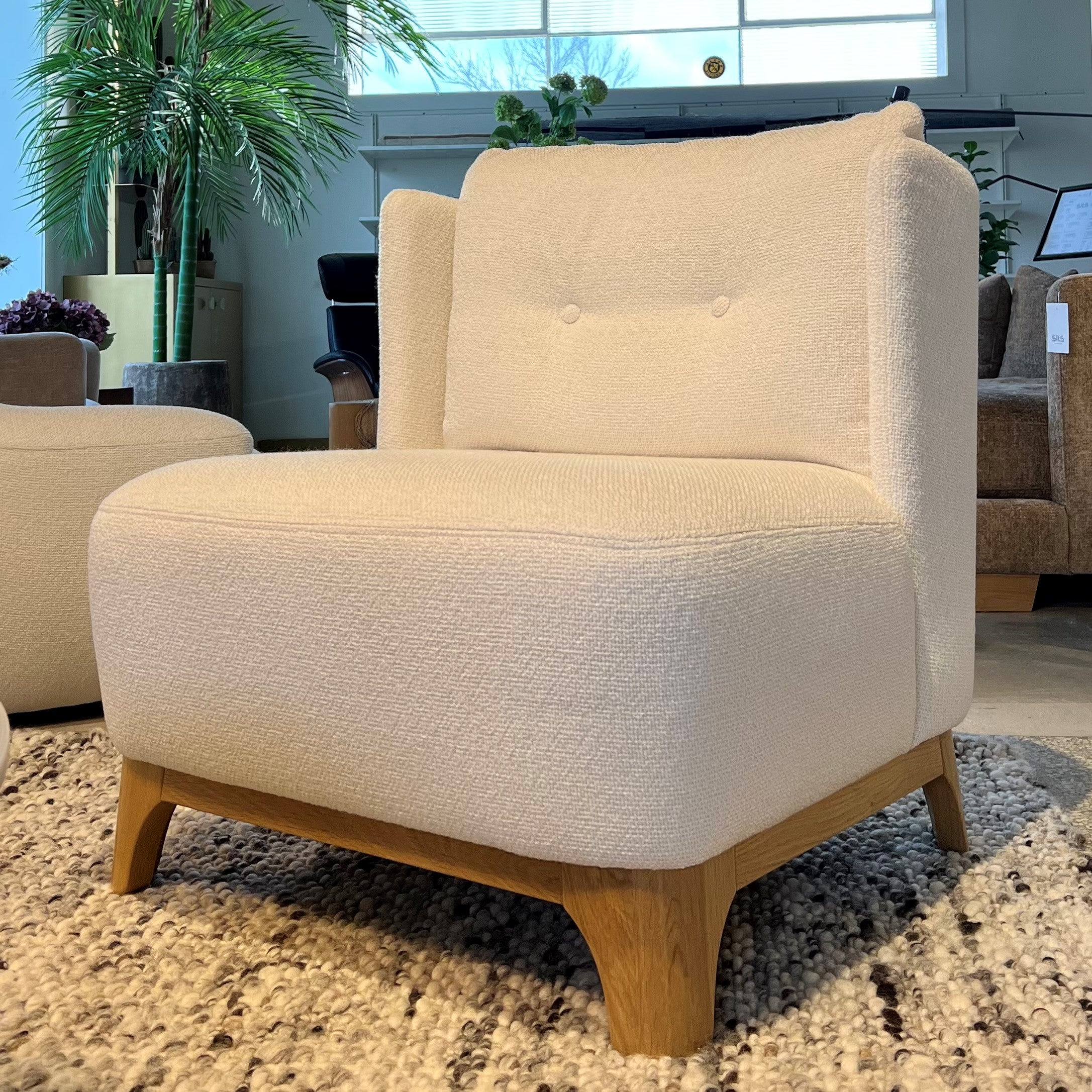 Alma | Togo 1 Floor Sample