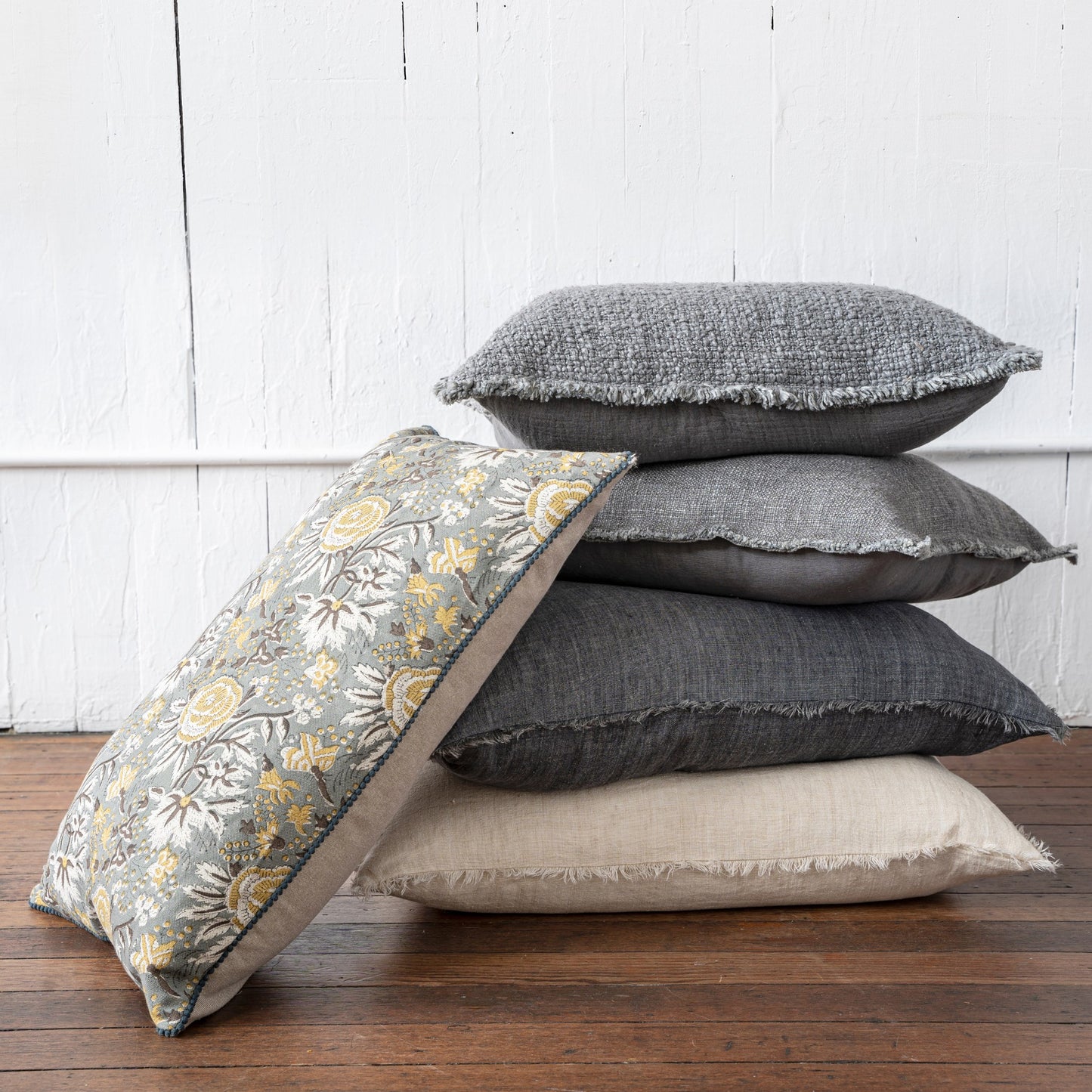 Lina Linen Pillow | Coal