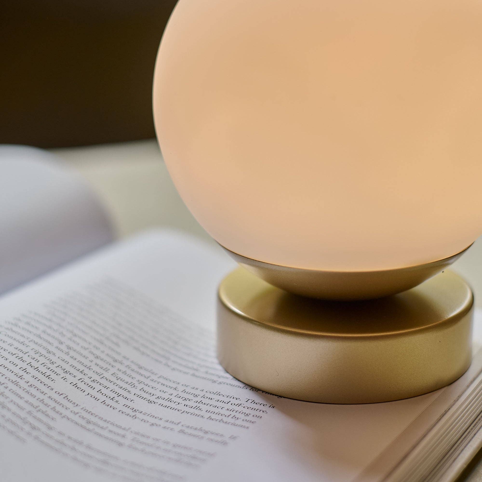 Welton LED Lamp