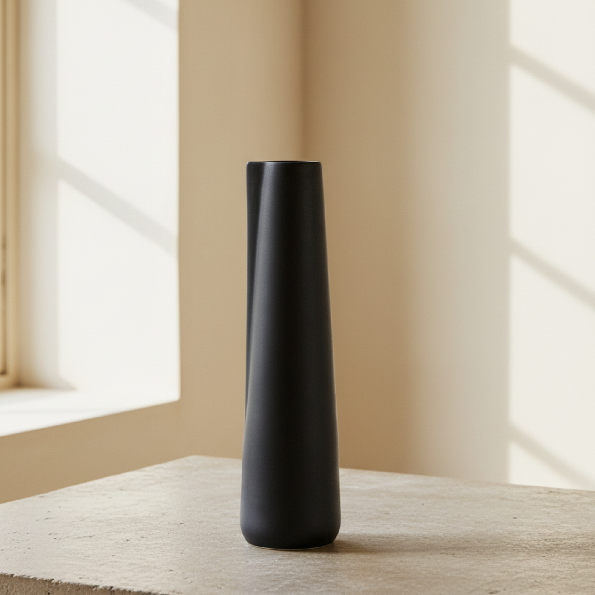 Novah Pitcher Tall Black