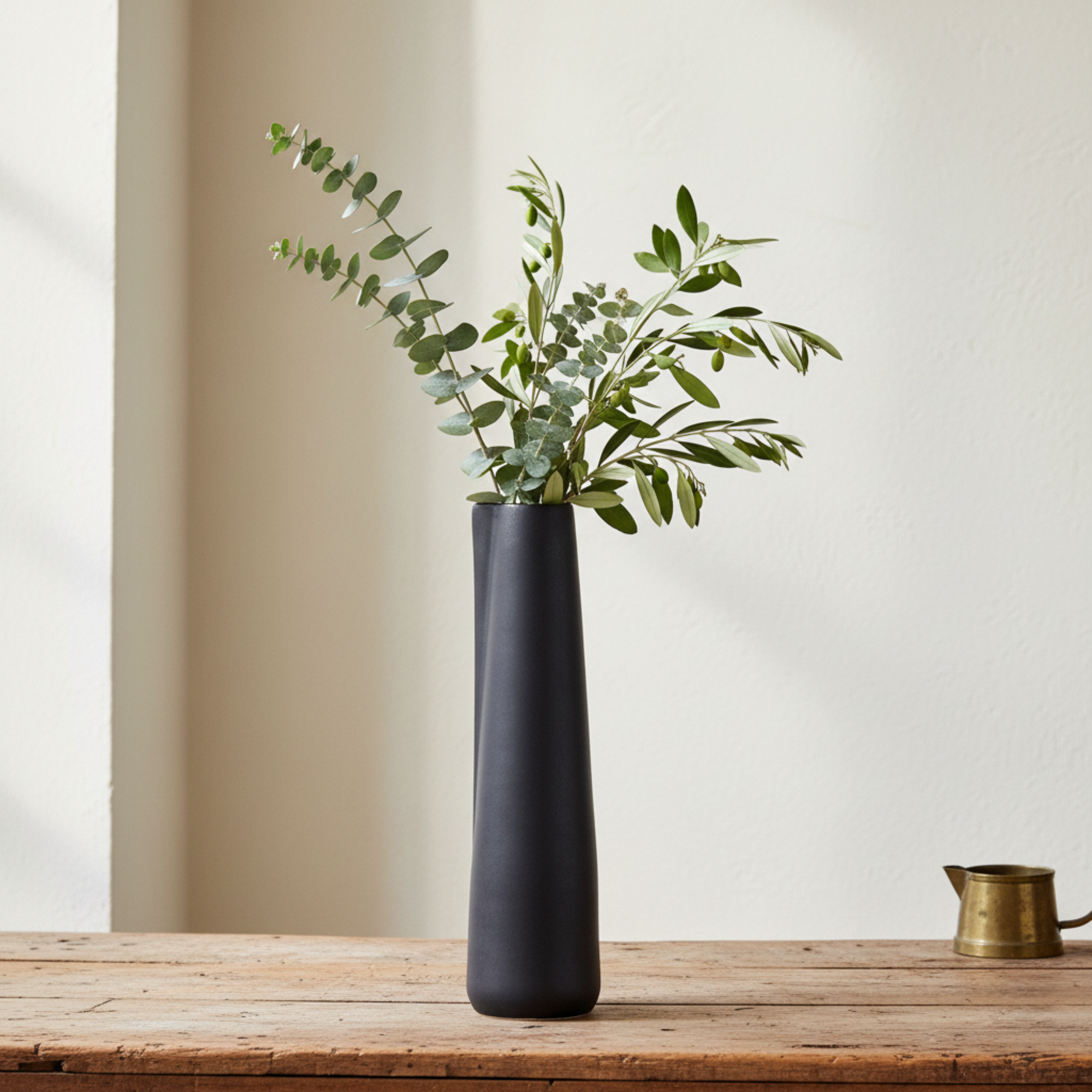 Novah Pitcher Tall Black