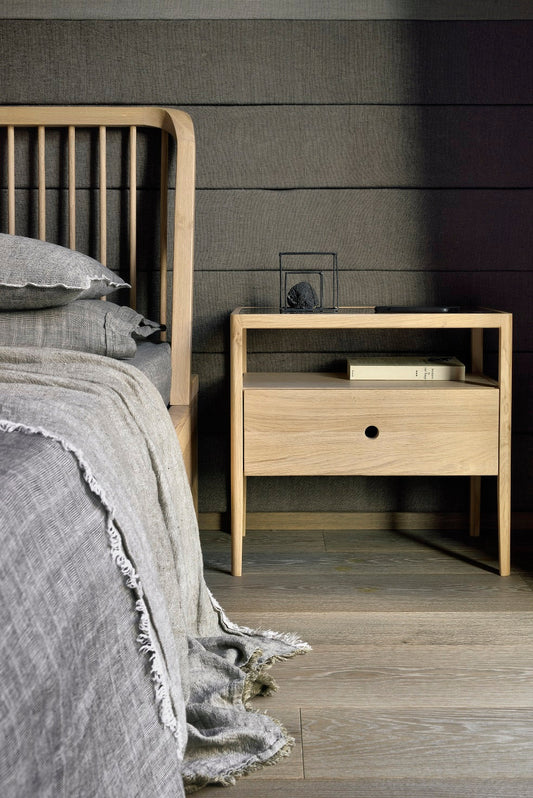 Spindle bedside table Oak | Sample